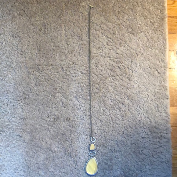 🎉HP🎉✨Mother of Pearl Necklace✨ - Picture 3 of 4